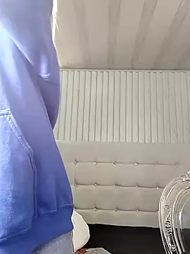 Snapshot of Genesisrea__ chatting on October 6, 2025, 9:45 pm Genesisrea   online show from October 6, 2025, 9:45 pm