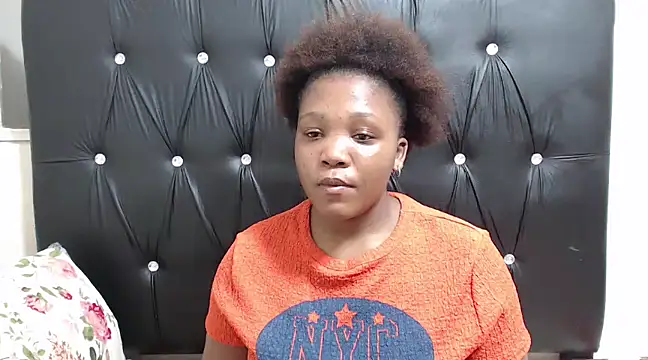 Snapshot of Beyoncex05 chatting on March 11, 2025, 3:12 pm Beyoncex05 online show from March 11, 2025, 3:12 pm