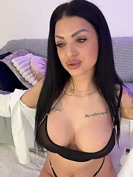 IrisRossie online show from May 6, 2026, 5:14 am