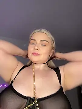 Snapshot of April_Vancee chatting on March 8, 2025, 12:30 pm April Vancee online show from March 8, 2025, 12:30 pm