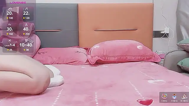 guoguo7777777 online show from March 20, 2025, 8:53 am