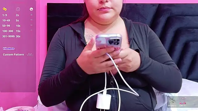 Snapshot of playfulcurvy chatting on September 27, 2025, 6:13 pm playfulcurvy online show from September 27, 2025, 6:13 pm