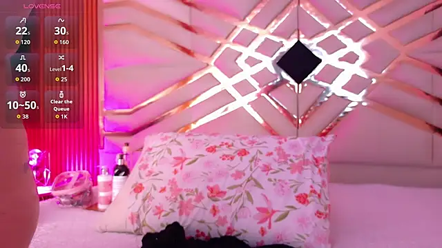 Snapshot of playfulcurvy chatting on October 2, 2025, 7:54 pm playfulcurvy online show from October 2, 2025, 7:54 pm