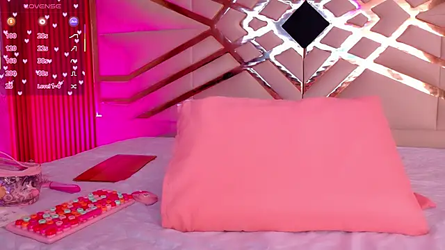 Snapshot of playfulcurvy chatting on October 7, 2025, 7:44 pm playfulcurvy online show from October 7, 2025, 7:44 pm