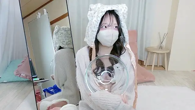 mami-pokoch online show from October 23, 2025, 12:48 pm