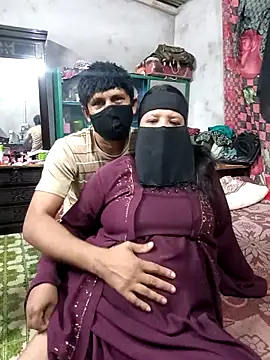 Snapshot of Pakhi_Couple_69 chatting on September 25, 2025, 2:10 pm Pakhi Couple 69 online show from September 25, 2025, 2:10 pm