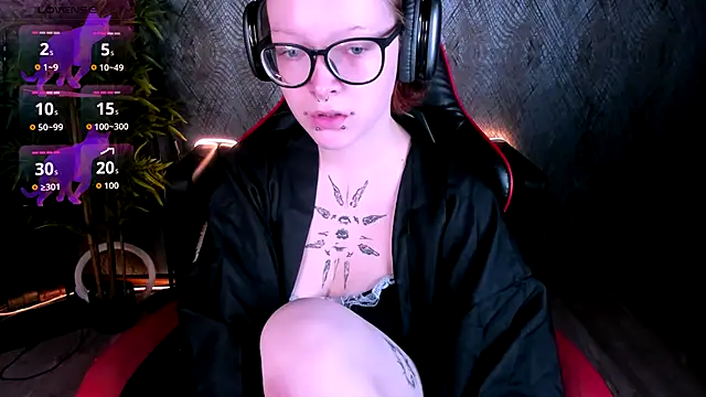 Snapshot of NicoleFlloret chatting on September 10, 2025, 1:44 pm NicoleFlloret online show from September 10, 2025, 1:44 pm