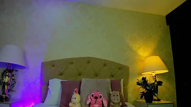 Mia Montess online show from April 30, 2026, 12:44 pm