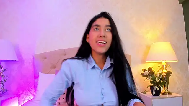 Mia Montess online show from June 19, 2026, 3:16 pm