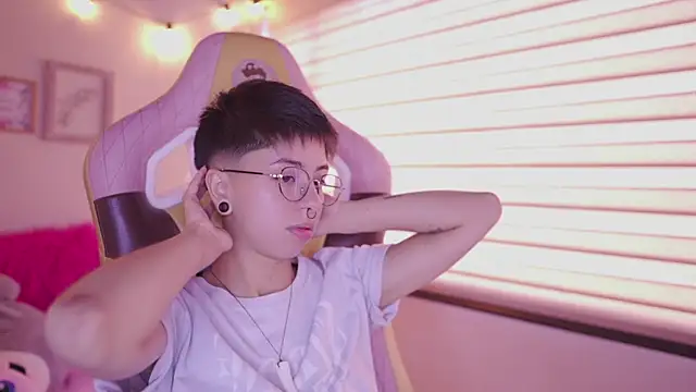 tommy blue online show from April 1, 2026, 1:41 pm