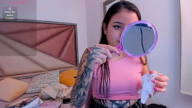 SaskiaGrendel online show from January 17, 2026, 12:15 am