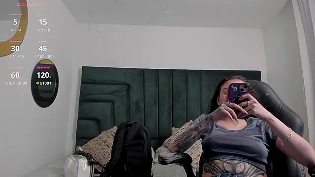 Snapshot of SaskiaGrendel chatting on May 15, 2026, 12:06 am SaskiaGrendel online show from May 15, 2026, 12:06 am
