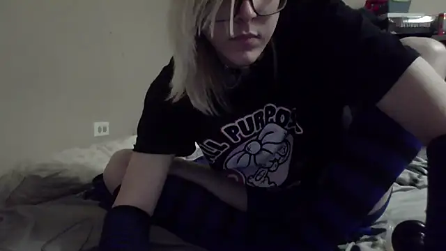 Snapshot of amethystbunnyboy chatting on March 4, 2025, 10:49 pm amethystbunnyboy online show from March 4, 2025, 10:49 pm
