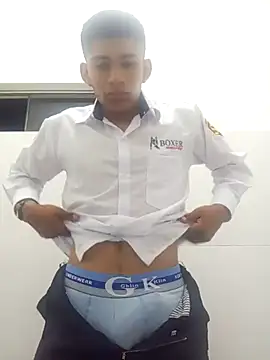 alayito12 online show from March 8, 2025, 5:28 am