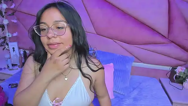 Snapshot of _Violeta_18 chatting on September 21, 2025, 3:52 am  Violeta 18 online show from September 21, 2025, 3:52 am