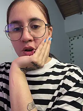 Snapshot of Camil_Lee chatting on March 7, 2025, 2:36 am Camil Lee online show from March 7, 2025, 2:36 am