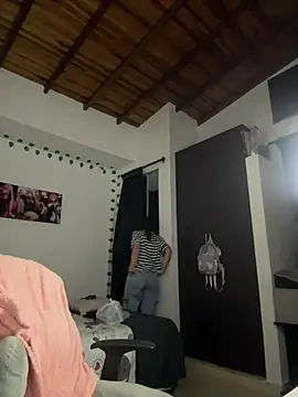 Snapshot of Camil_Lee chatting on March 7, 2025, 5:40 am Camil Lee online show from March 7, 2025, 5:40 am