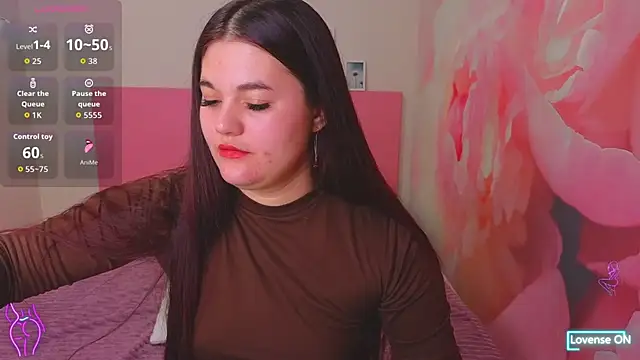 ElinaMils online show from May 3, 2026, 5:57 am