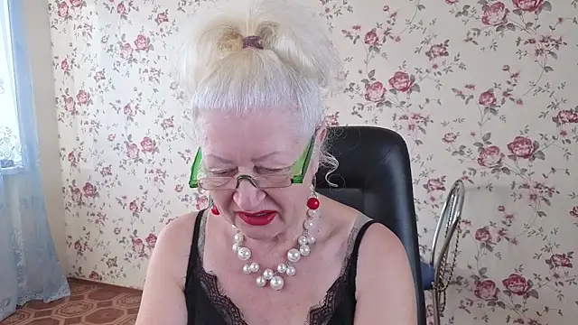 Maya Mayflower online show from September 23, 2025, 3:53 am