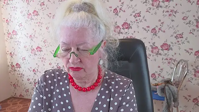 Maya Mayflower online show from February 15, 2026, 7:51 am