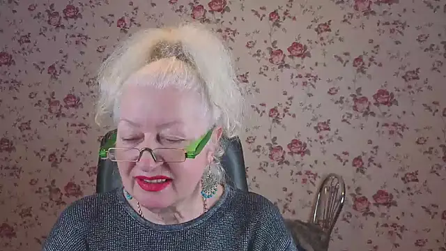 Maya Mayflower online show from February 19, 2026, 3:02 am