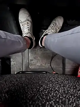 Snapshot of GM51-1988 chatting on September 24, 2025, 4:32 pm GM51-1988 online show from September 24, 2025, 4:32 pm