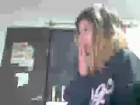 KratosAfroditacs online show from February 1, 2026, 11:14 pm