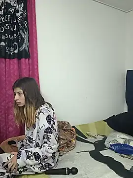 KratosAfroditacs online show from August 1, 2026, 4:34 am