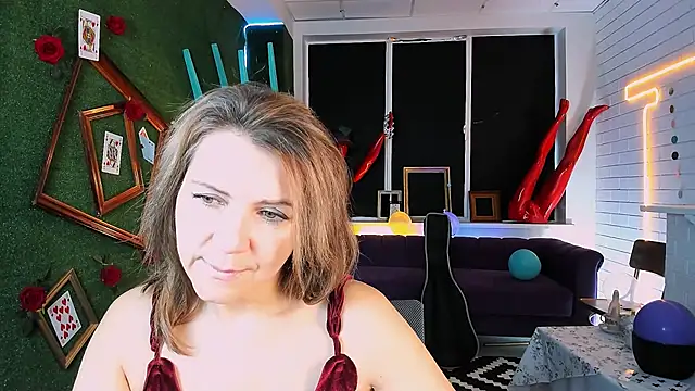 Snapshot of NicoleHitman chatting on October 3, 2025, 9:39 am NicoleHitman online show from October 3, 2025, 9:39 am