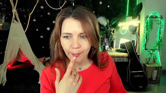 Snapshot of NicoleHitman chatting on March 28, 2026, 1:11 pm NicoleHitman online show from March 28, 2026, 1:11 pm