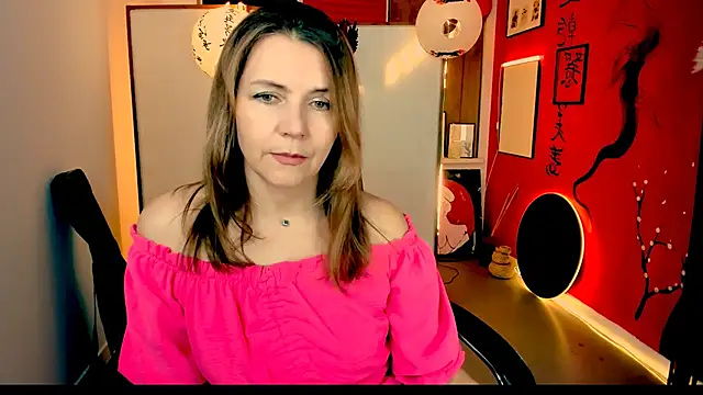 Snapshot of NicoleHitman chatting on April 5, 2026, 1:08 pm NicoleHitman online show from April 5, 2026, 1:08 pm