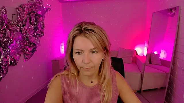 NicoleHitman online show from June 20, 2026, 9:12 am