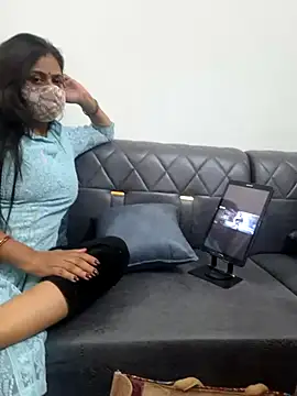 Snapshot of Decant_Ruhi143 chatting on March 5, 2025, 5:18 pm Decant Ruhi143 online show from March 5, 2025, 5:18 pm