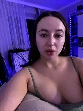 AlisaQSky online show from October 14, 2025, 8:20 pm