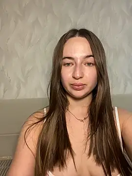 AlisaQSky online show from May 26, 2026, 9:16 am