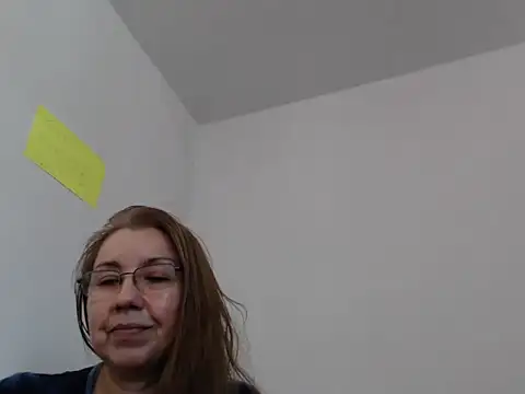 GiaLuvv11 online show from April 25, 2026, 4:15 pm