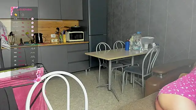 Snapshot of EvaTheHeart chatting on October 18, 2025, 3:09 am EvaTheHeart online show from October 18, 2025, 3:09 am