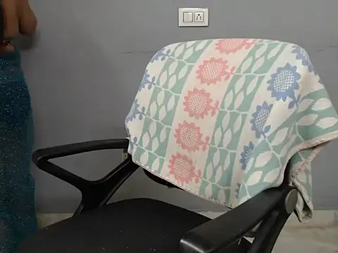 Surjeet Kaur online show from September 12, 2025, 3:28 am