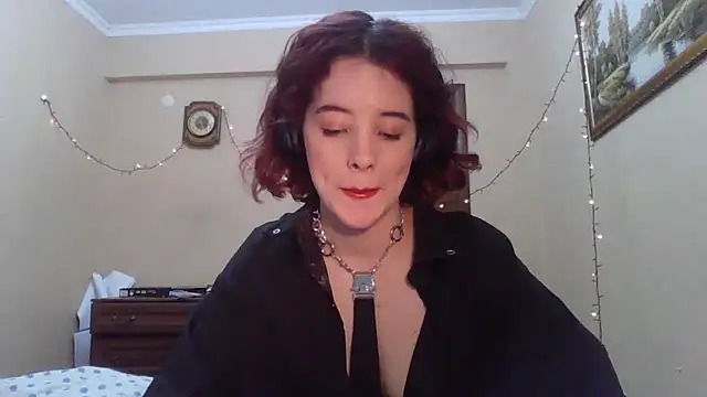  Amber Doll  online show from March 17, 2025, 12:30 am