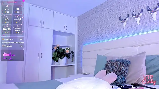 LeilaHiuston online show from March 15, 2026, 8:20 am