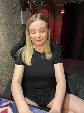 Lina ly online show from October 11, 2025, 9:13 pm