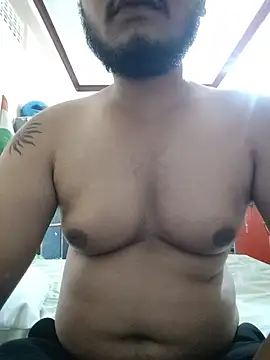Snapshot of horniestboi chatting on August 5, 2026, 9:23 am horniestboi online show from August 5, 2026, 9:23 am