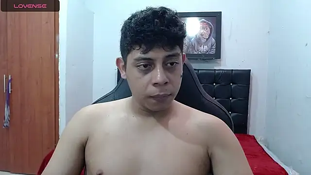 Alejandroo 22 online show from March 19, 2025, 8:00 pm