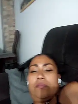Snapshot of Ariana_Rodriguez chatting on October 4, 2025, 2:20 am Ariana Rodriguez online show from October 4, 2025, 2:20 am