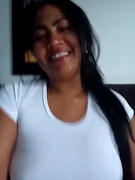 Snapshot of Ariana_Rodriguez chatting on October 7, 2025, 12:13 pm Ariana Rodriguez online show from October 7, 2025, 12:13 pm