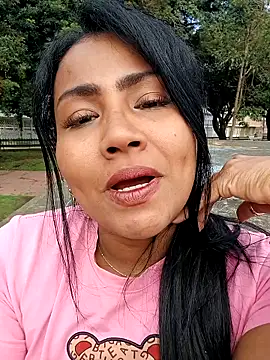 Snapshot of Ariana_Rodriguez chatting on October 12, 2025, 12:59 pm Ariana Rodriguez online show from October 12, 2025, 12:59 pm