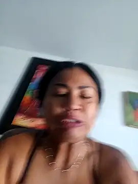 Snapshot of Ariana_Rodriguez chatting on October 21, 2025, 1:12 pm Ariana Rodriguez online show from October 21, 2025, 1:12 pm