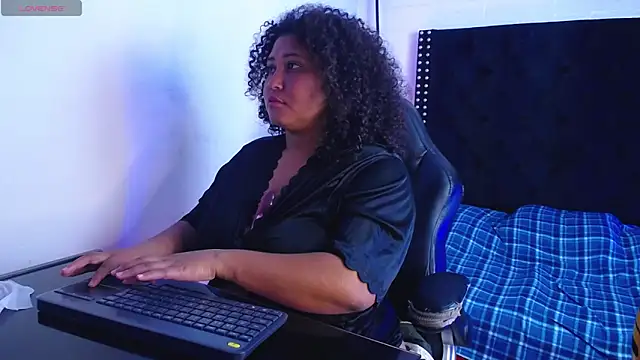 Snapshot of Ayliinn_ chatting on March 6, 2025, 6:08 am Ayliinn online show from March 6, 2025, 6:08 am