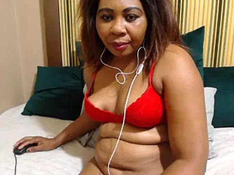 EBONYHUGEWETCLIT11 online show from March 21, 2025, 5:02 pm