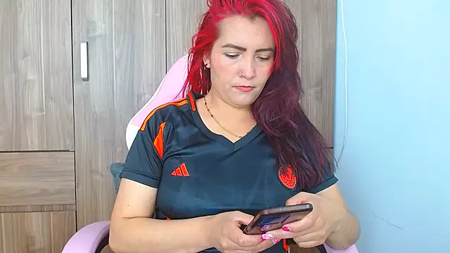 Snapshot of nanis_milf chatting on July 7, 2026, 2:43 pm nanis milf online show from July 7, 2026, 2:43 pm
